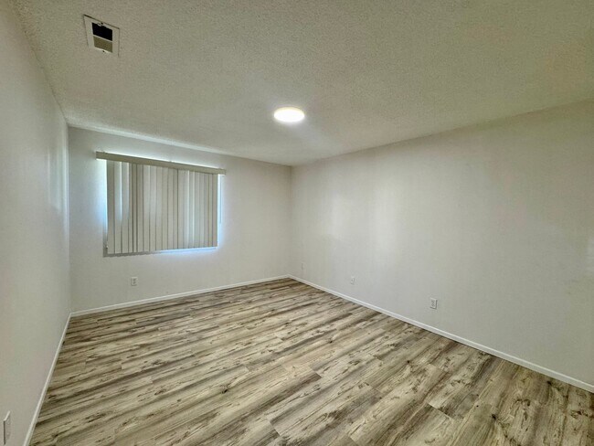 Foto del edificio - Salmon Creek Condo with Swim, hot tub and ...