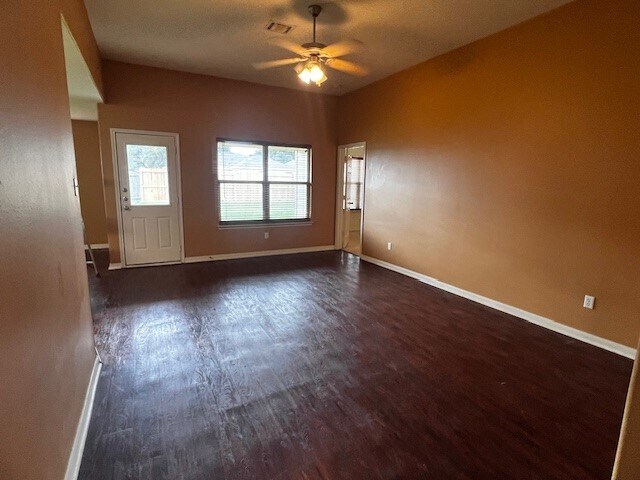 Foto del edificio - 4707 San Antonio River Dr