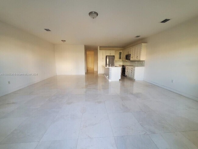 Foto del edificio - 6050 NW 104TH CT