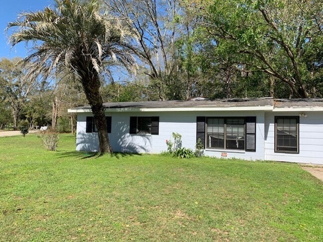 4/2 house on Karen Lane - Available Now! - 4/2 house on Karen Lane - Available Now!
