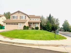 Building Photo - 3200 Fairlands Ct