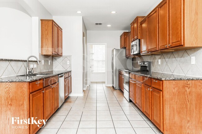Foto del edificio - 1746 Summerwood Ln