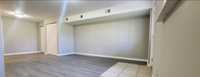 Foto del edificio - 118 Tanbark Dr