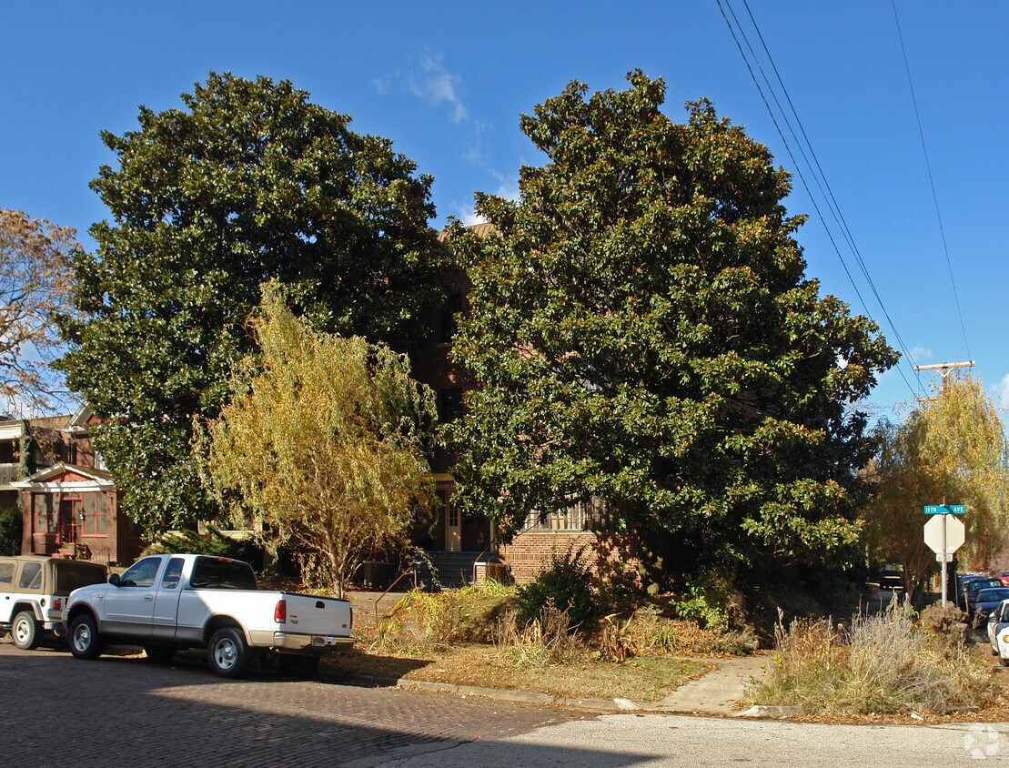 Building Photo - 1029 10th St