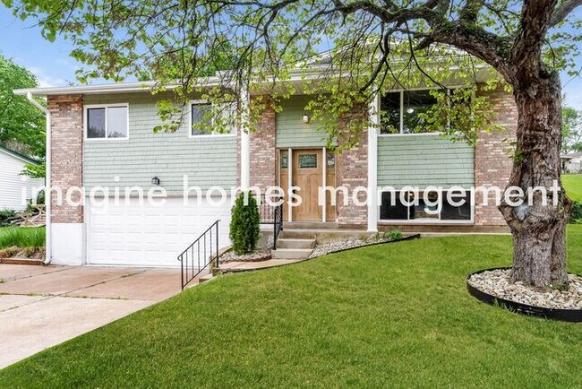Building Photo - Recently Updated Split-Level Home in Arnold