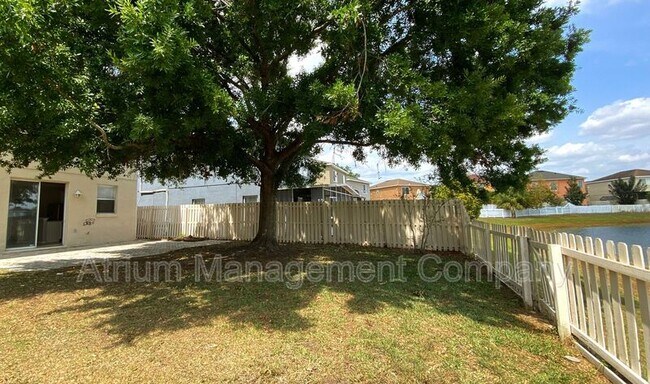 Foto del edificio - 2043 Meadow Pond Way