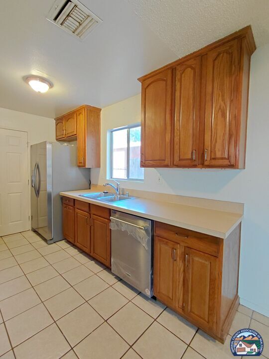 Foto del edificio - 738 Brentwood Ave