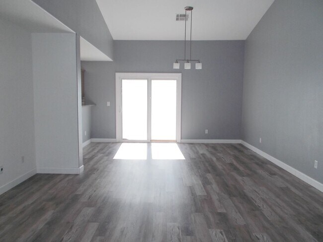 Foto del edificio - Modern 3-Bedroom Home in Prime Location with Stylish Upgrades