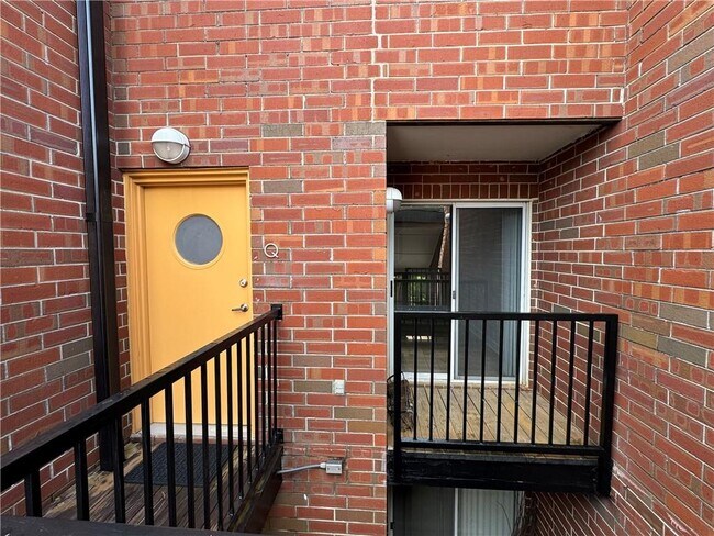 Foto del edificio - 385 Ralph McGill Blvd NE
