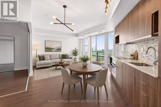 Building Photo - 99 The Donway W