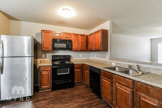 Foto del edificio - 934 Pinehurst Loop