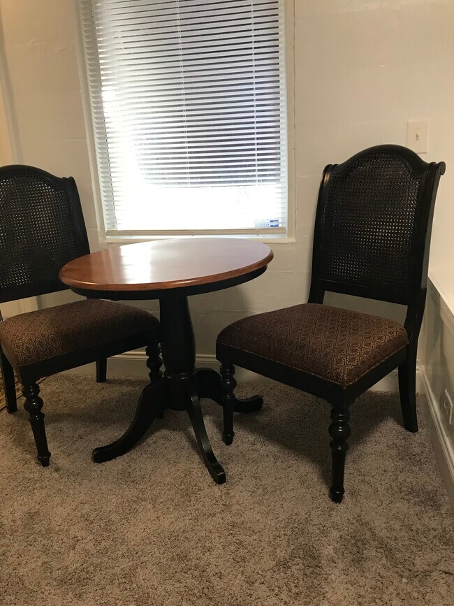 Foto del edificio - 509 E Church St