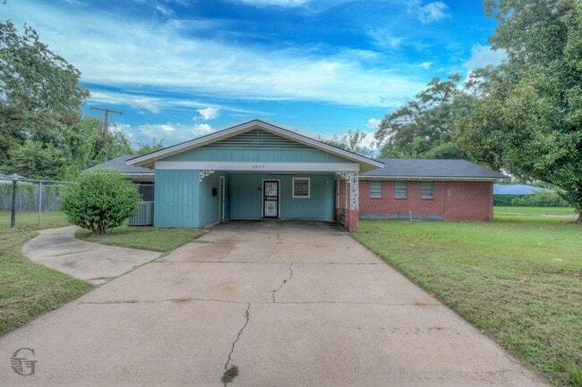 Building Photo - 2829 Doles Pl