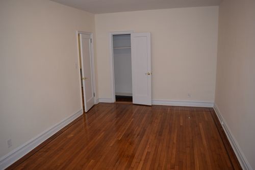 Foto del edificio - 9747 Shore Rd