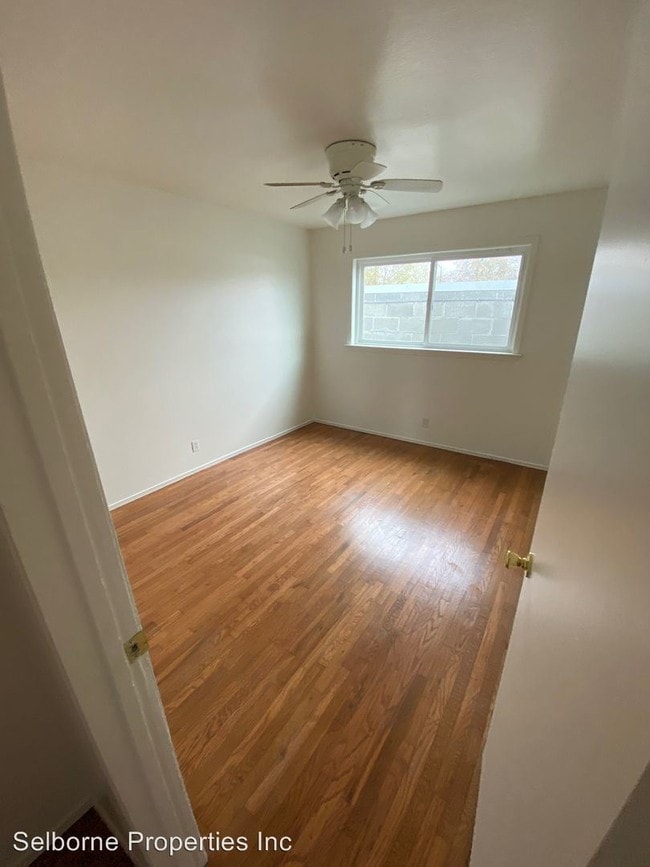 Building Photo - 2822 San Pablo Ave