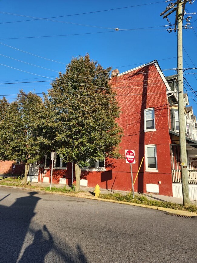 Foto del edificio - 231 N. RICHLAND AVE.