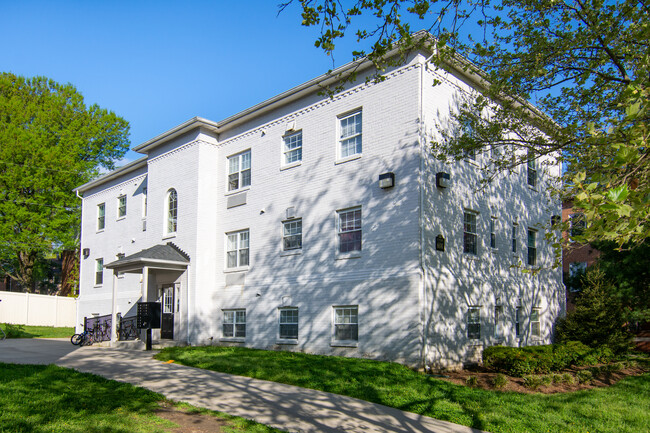 Building Photo - 604 Notabene Dr