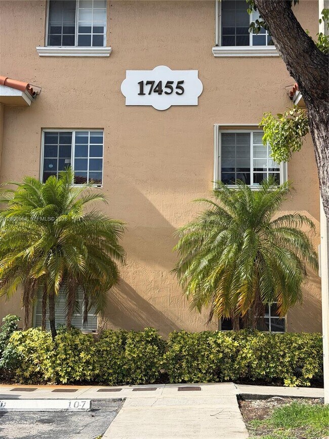 Building Photo - 17455 NW 75th Pl