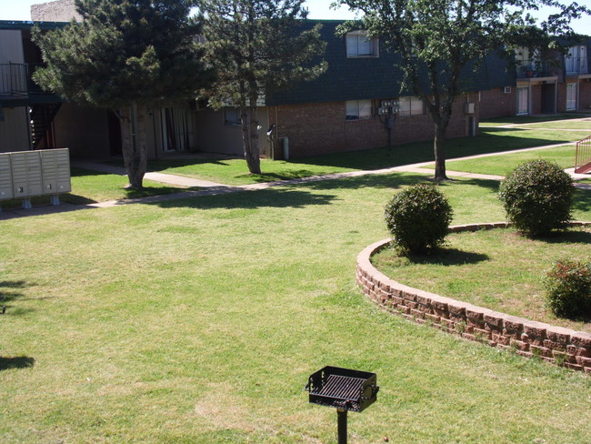 Foto del edificio - 6050 S Western Ave