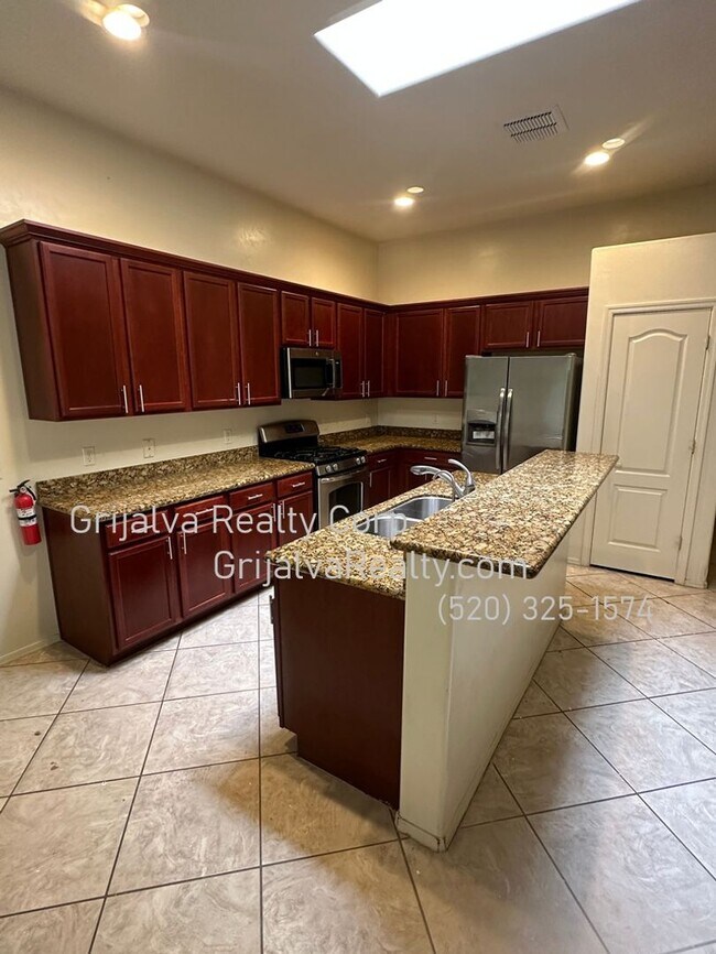 Foto del edificio - Beautiful 3 Bedroom, 2 Bath House for Rent (River/La Cholla)