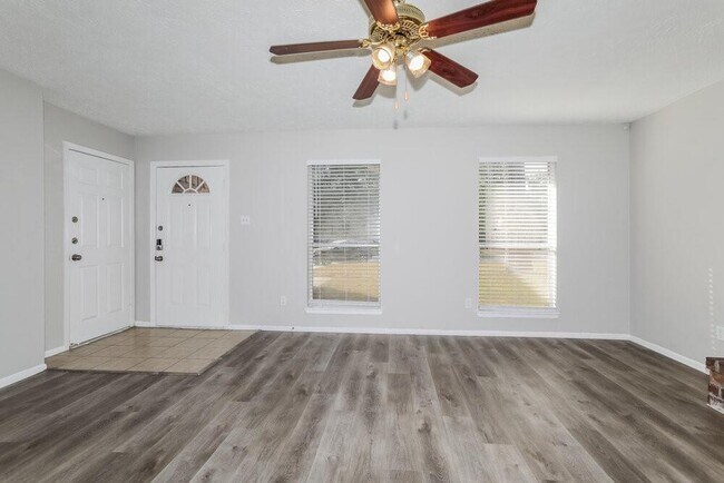 Foto del edificio - 4510 Tylergate Dr