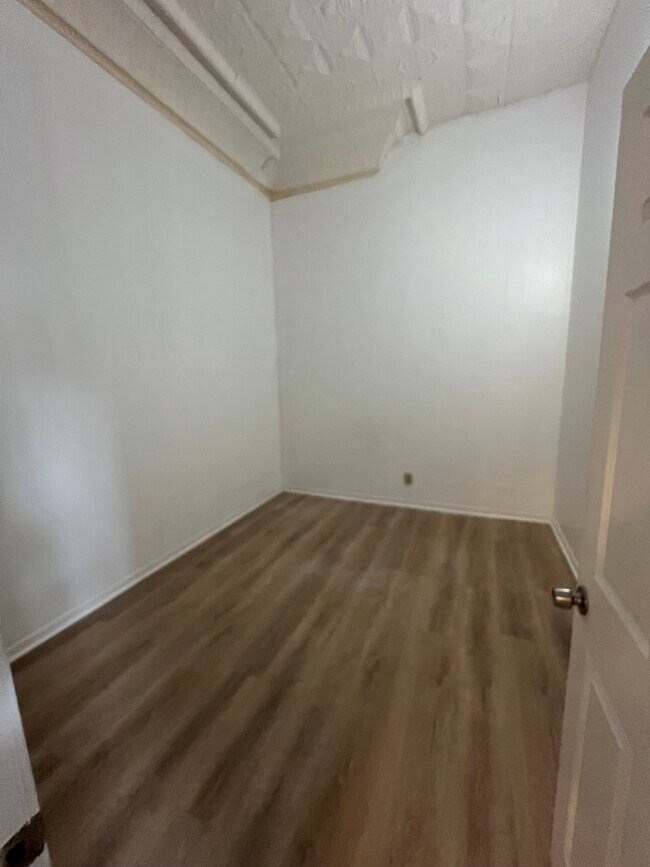 Foto del edificio - 2820 S Short St