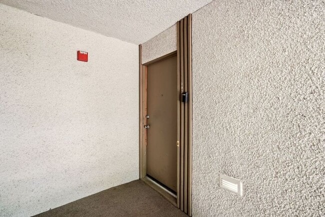 Building Photo - 3102 E 27th Ave