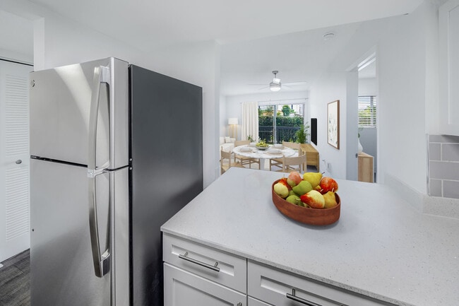 Building Photo - 7 West