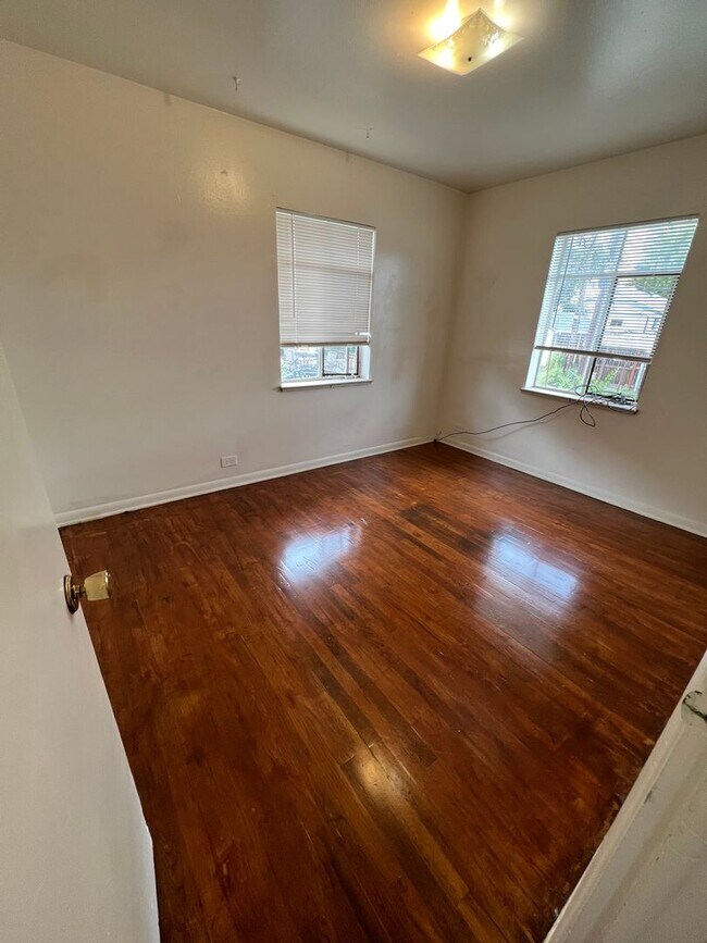 Foto del edificio - 3621 S Sherman St