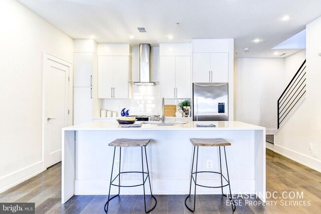 Building Photo - 3467 Holmead Pl NW