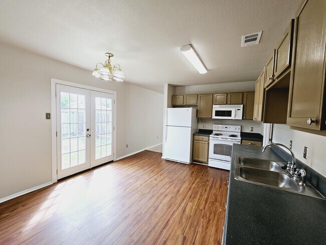 Building Photo - 100 Briarwood Ct