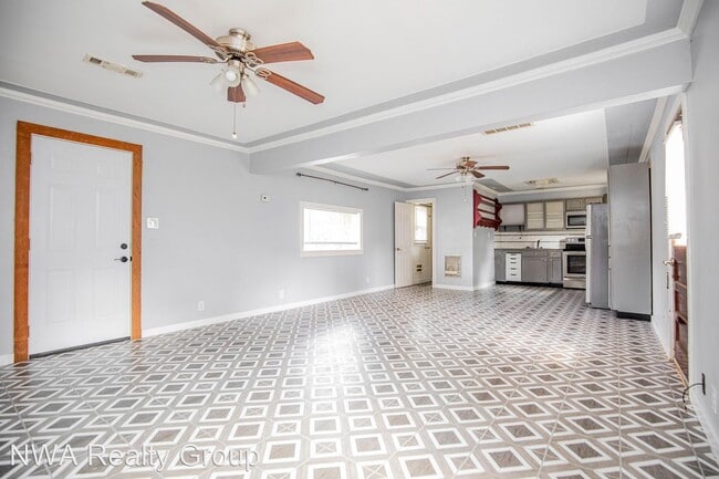 Building Photo - 1 br, 1 bath House - 615 NW 2nd Street