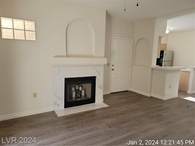 Foto del edificio - VERY DESIRABLE GREEN VALLEY 1st FLOOR UNIT...