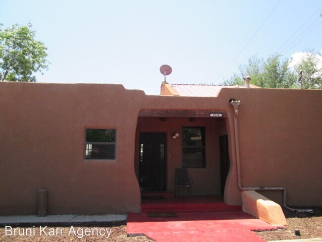 Foto del edificio - 2 br, 2 bath House - 2514 Zearing Ave. NW