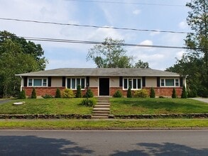 Building Photo - 45 Kinglet Dr