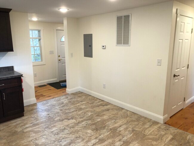 Eat-in Kitchen - 1647 Old Trenton Rd