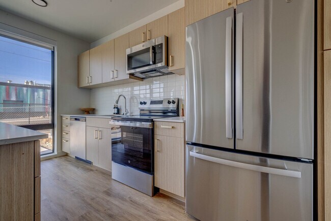 Building Photo - 330 Belhaven