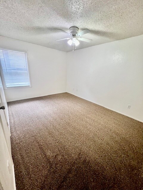 Foto del edificio - 475 Industrial Dr W