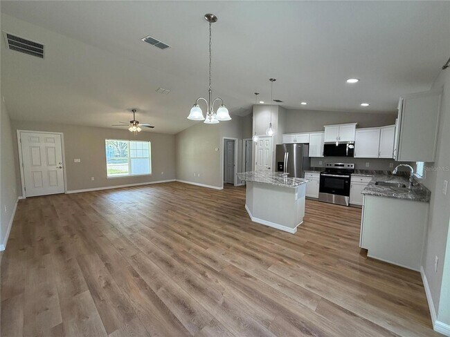 Building Photo - 10426 SW 133 Ave