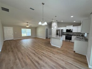 Building Photo - 10426 SW 133 Ave