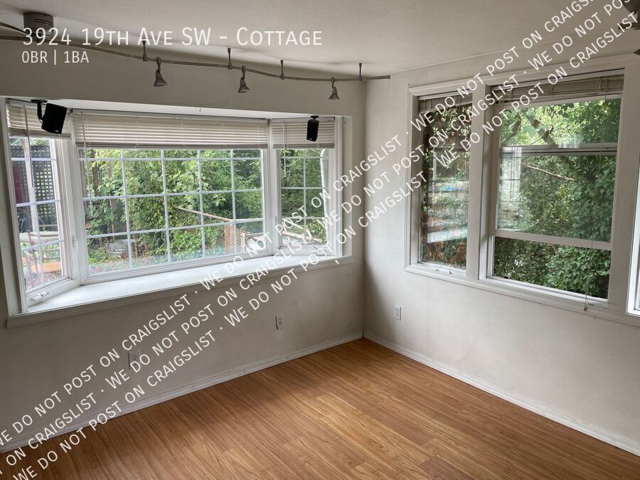 Primary Photo - Cute Pigeon Point Open 1 Bedroom Cottage