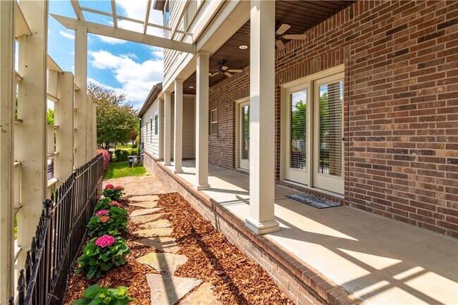 Building Photo - 2623 E Frontier Elm Dr