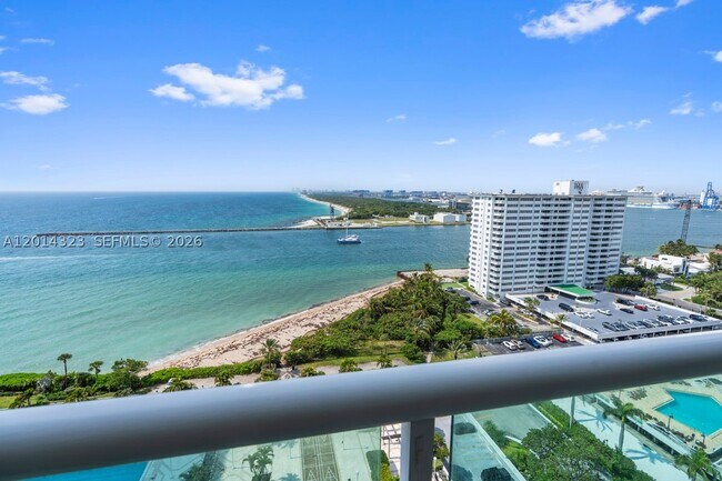 Foto del edificio - 2100 S Ocean Dr