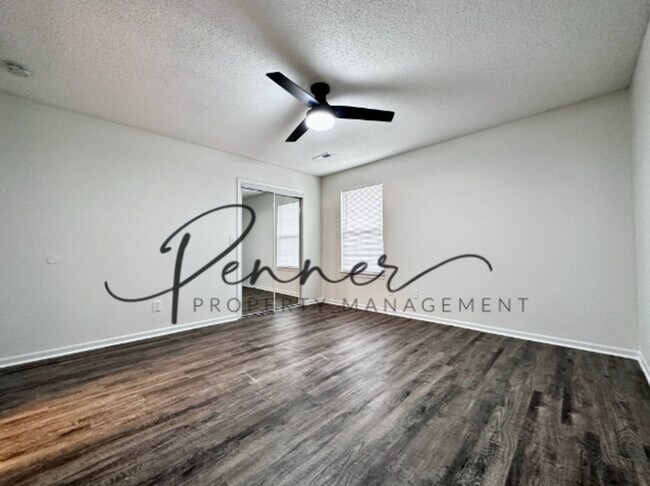 Foto del edificio - 201-A NE DOGWOOD St