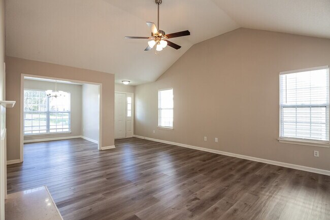 Foto del edificio - 8604 Mineral Ridge Way