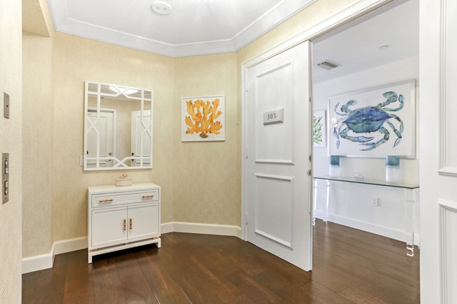 Building Photo - 800  Ocean Drive 305