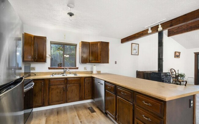 Building Photo - Spacious Home for Rent in Glenwood Springs...