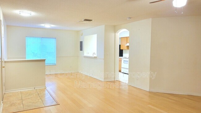 Building Photo - 7368 E Bank Dr