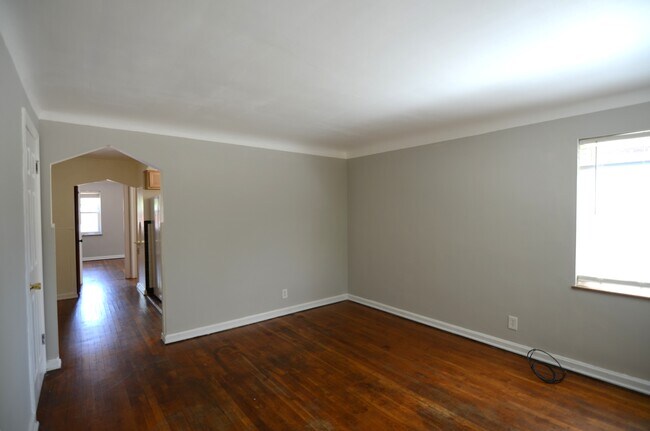 Foto del edificio - 5008 Newfield Ave