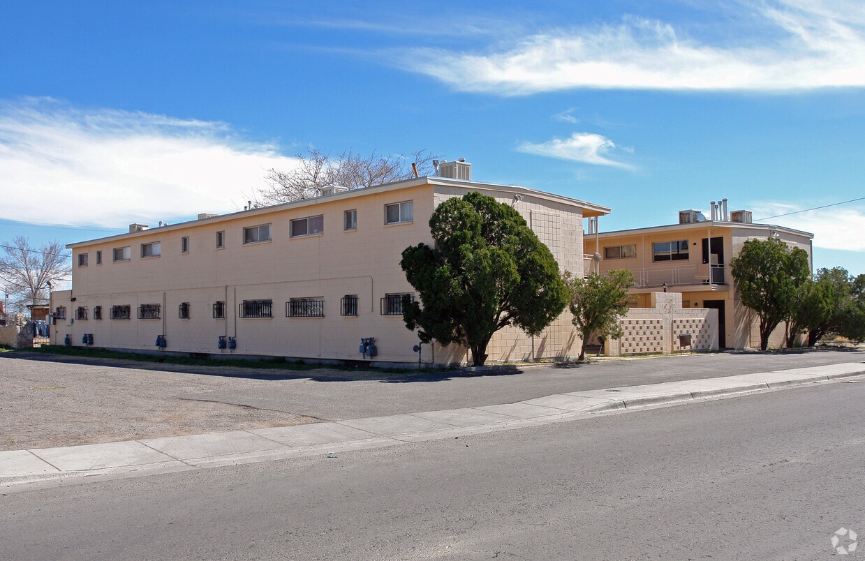 Primary Photo - 128 Cargill St